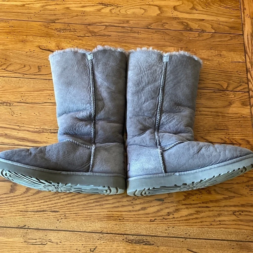 Womens UGG Australia Tall Bailey Boots Sz3 Grey